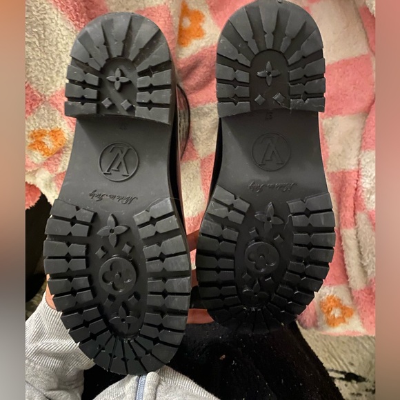 🖤AUTHENTIC LOUIS VUITTON MONOGRAM RAIN BOOTS !🖤 - Picture 7 of 7